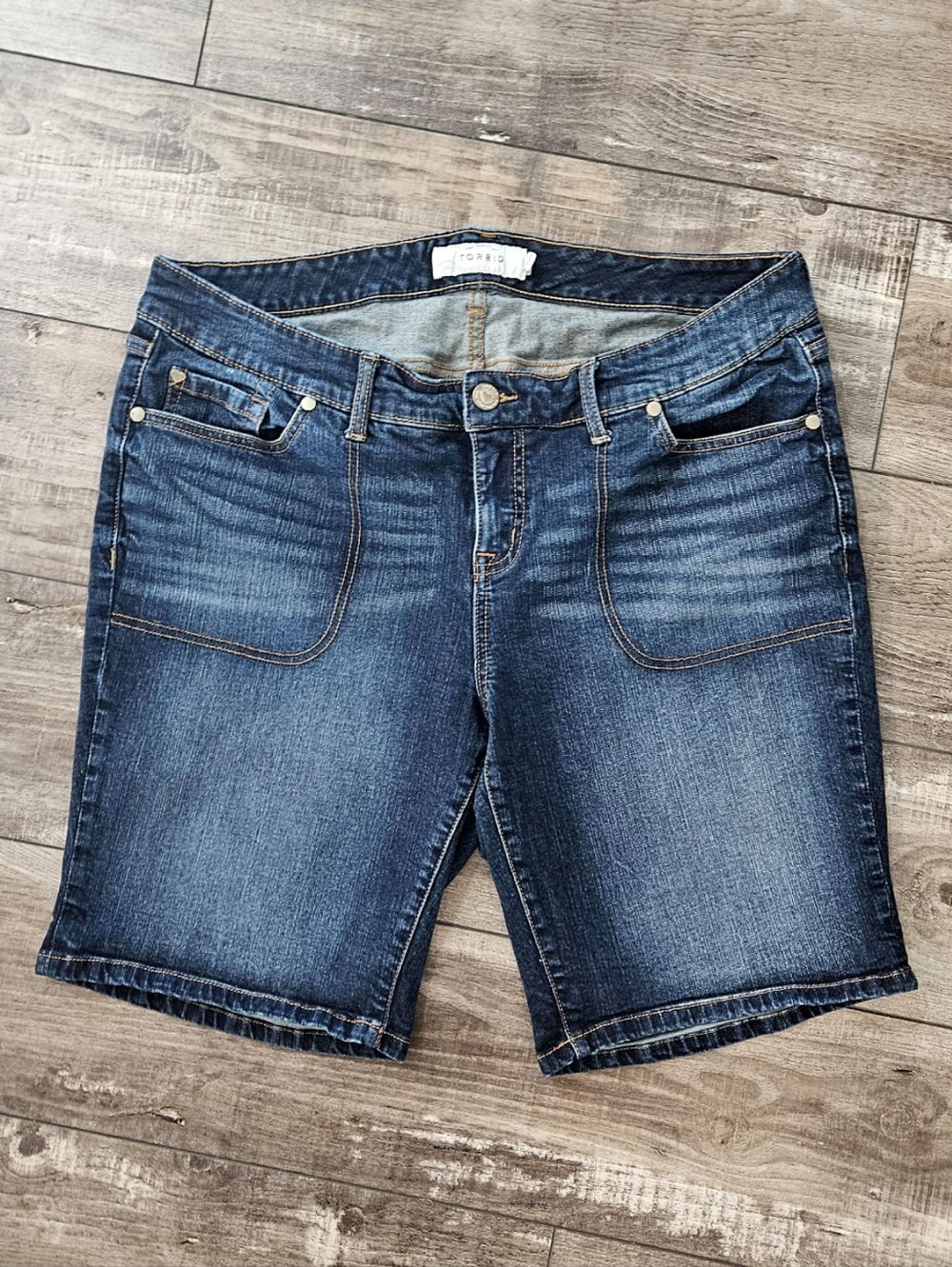 Torrid Dark Wash Denim Bermuda Jean Shorts Size 16